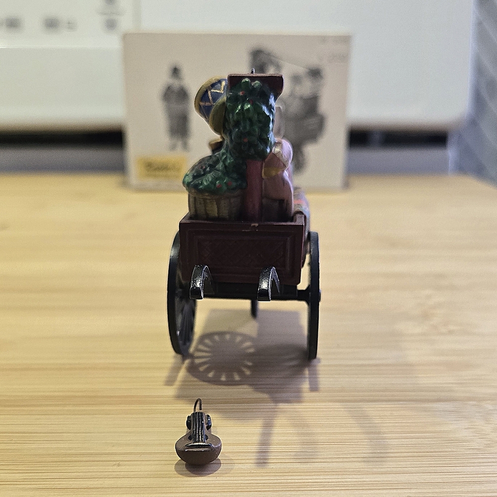Department 56 Chelsea Market Curiosities Monger & Cart Figurine Set - Like New - Picture 9 of 12